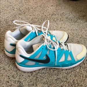 Nike Men’s Air Vapor Advantage Tennis Shoes